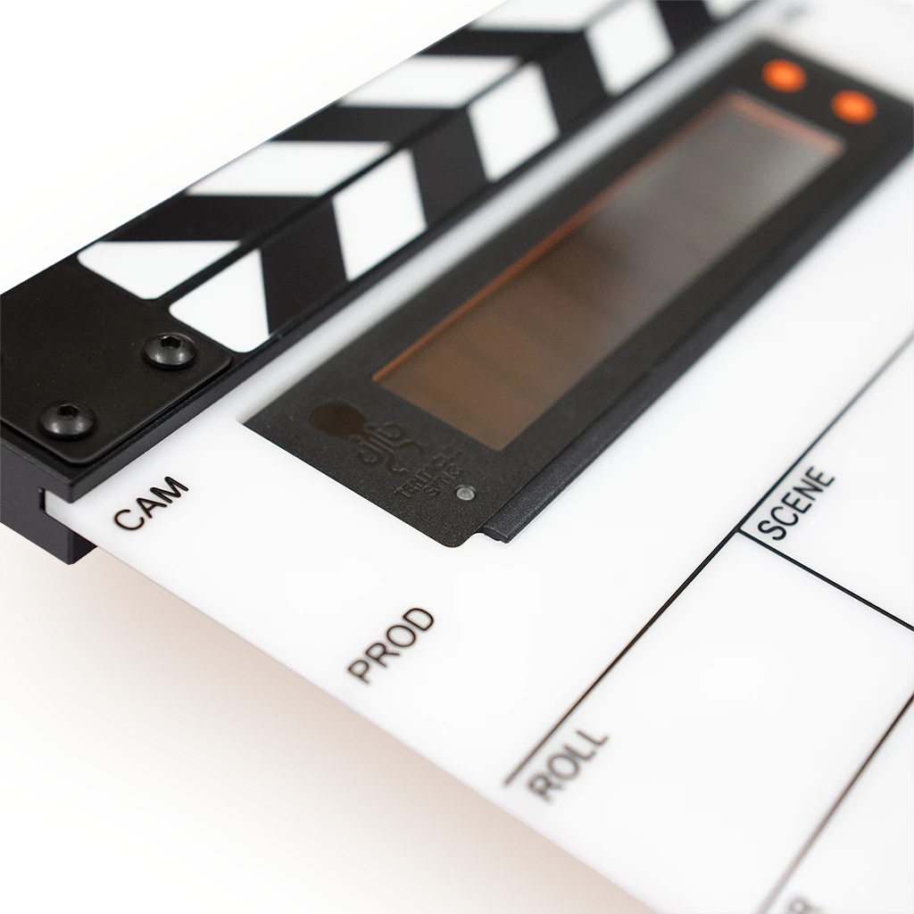 tentacle-sync-timebar-timecode-slate-tb1-sl-on-table.webp